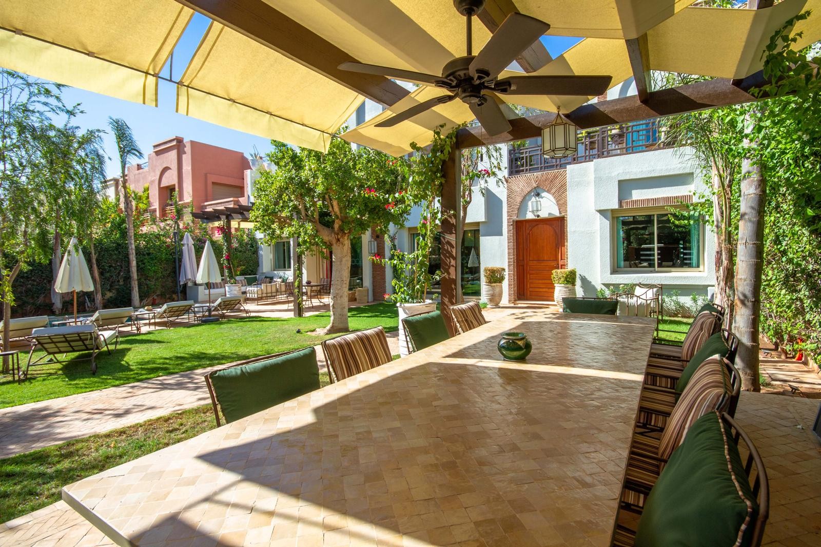 Villa, Amelkis area