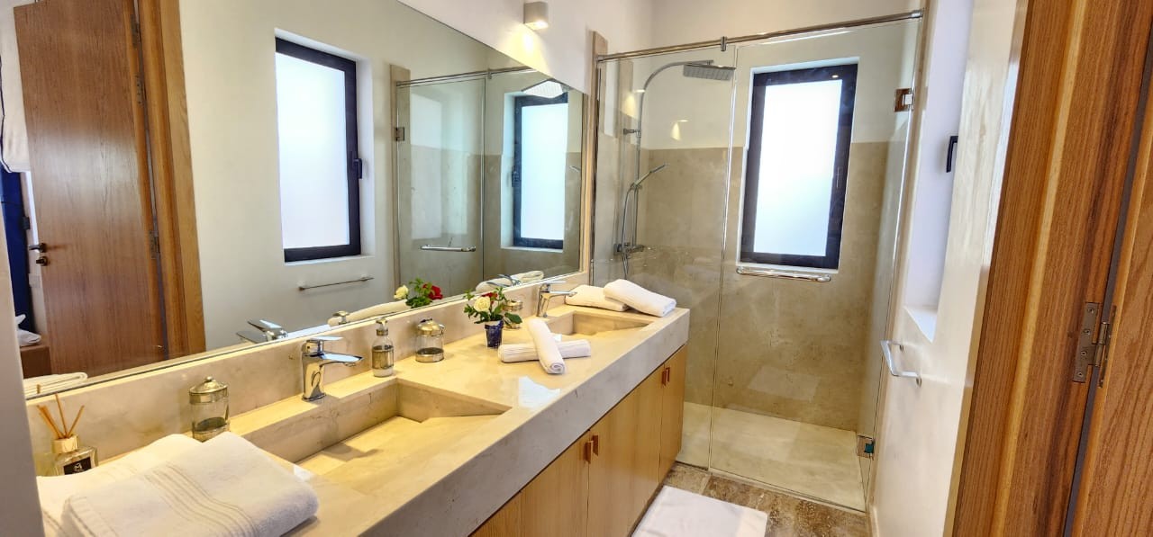 High standing villa, Road to Fes