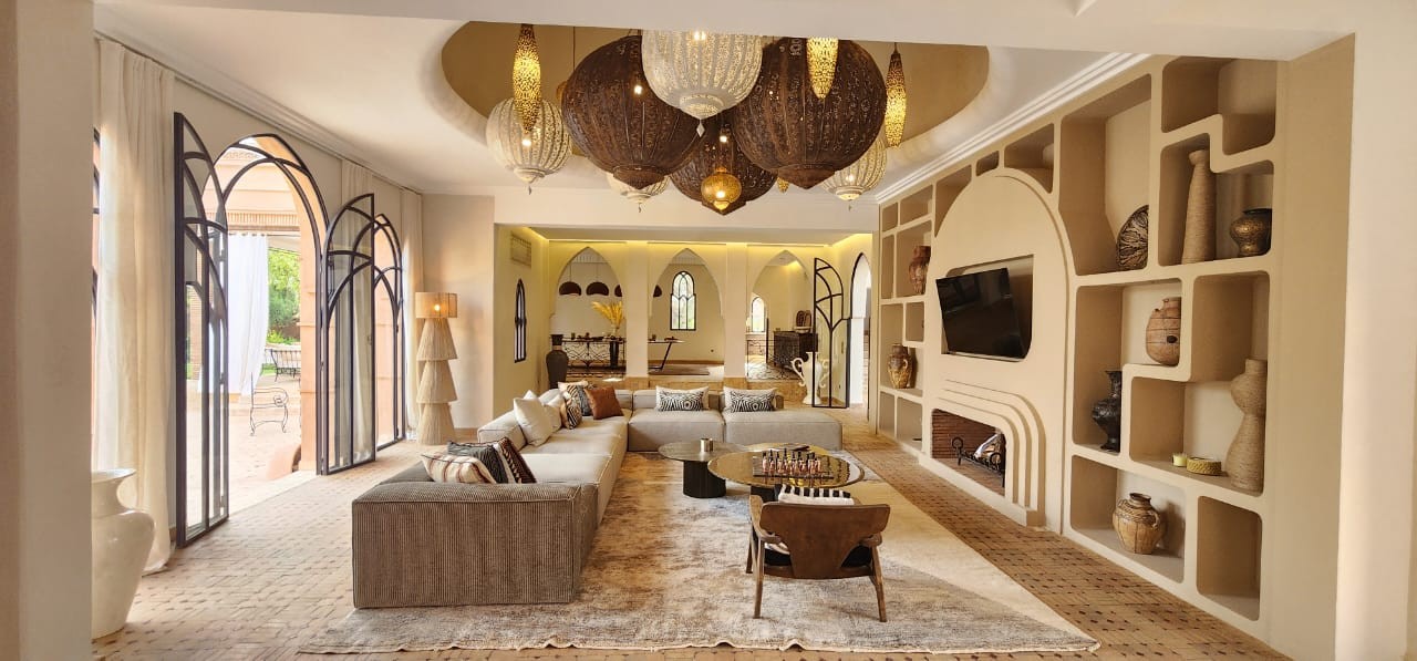 Villa, Road to Fes