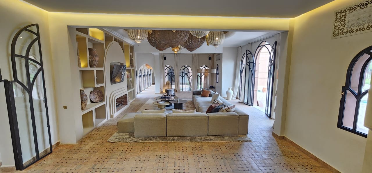 Villa, Road to Fes