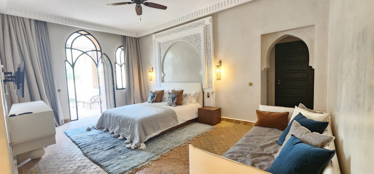 Villa, Road to Fes