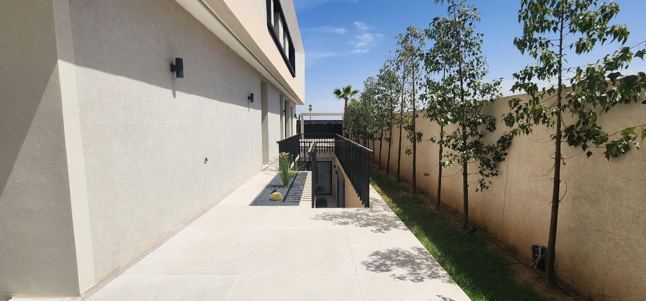 Villa, Amelkis area