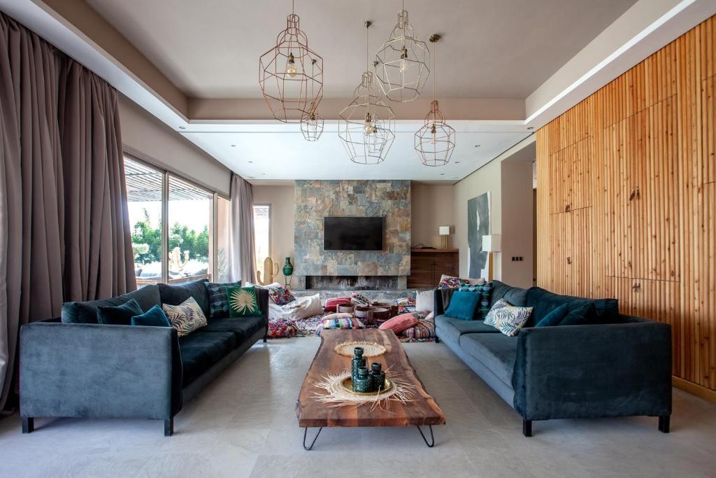 High standing villa, Road to Fes