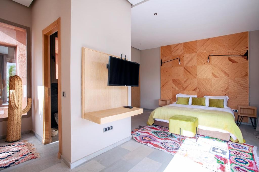 High standing villa, Road to Fes