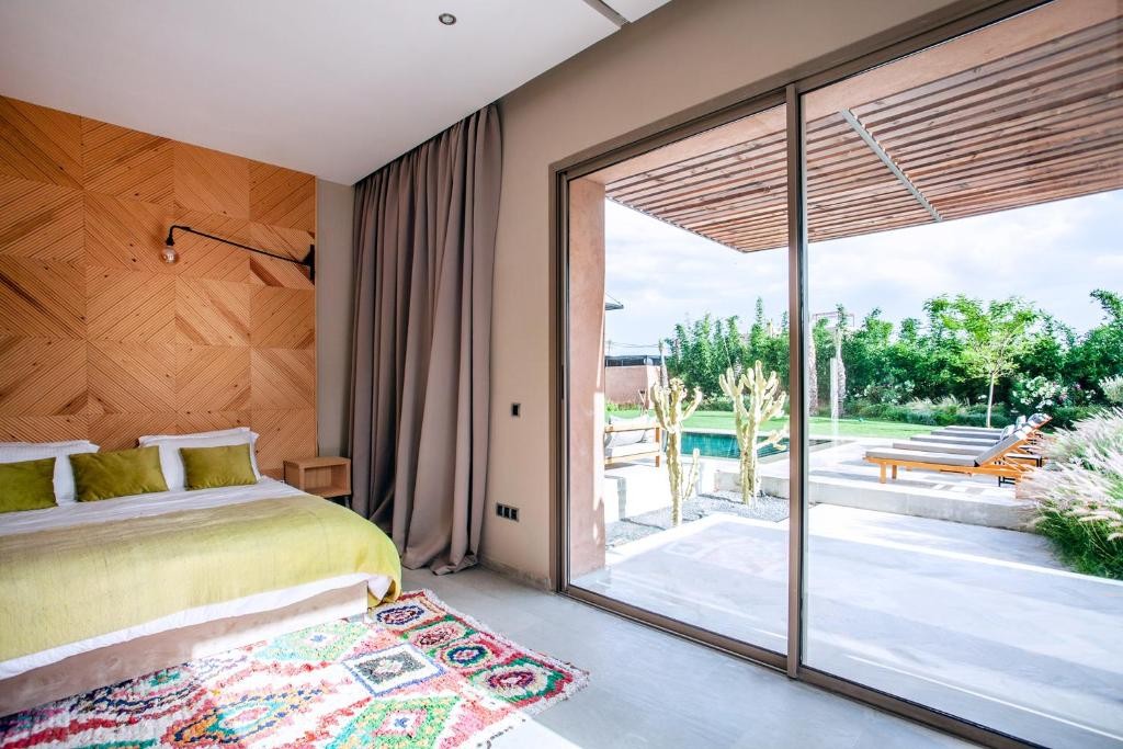 High standing villa, Road to Fes