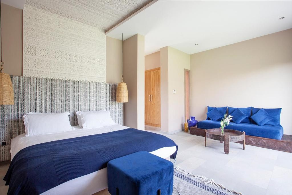 High standing villa, Road to Fes