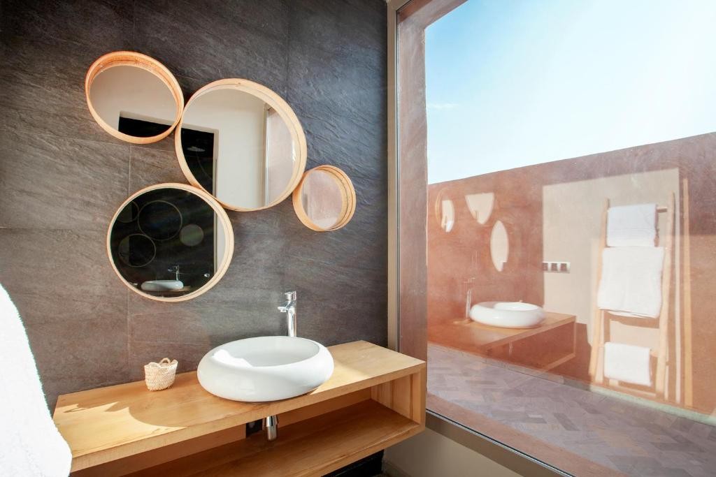 High standing villa, Road to Fes