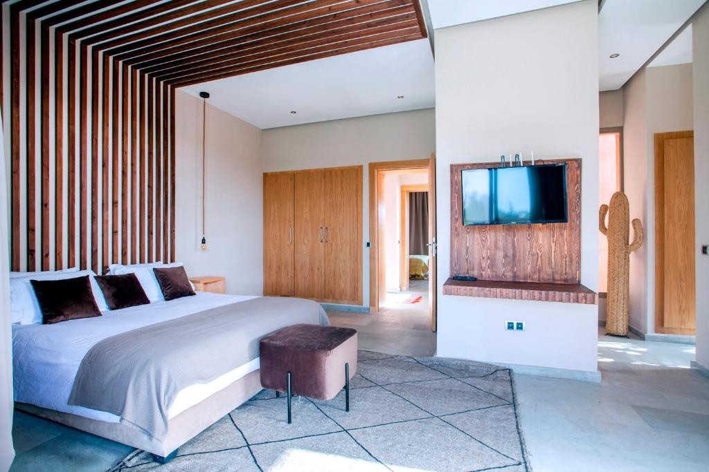 High standing villa, Road to Fes