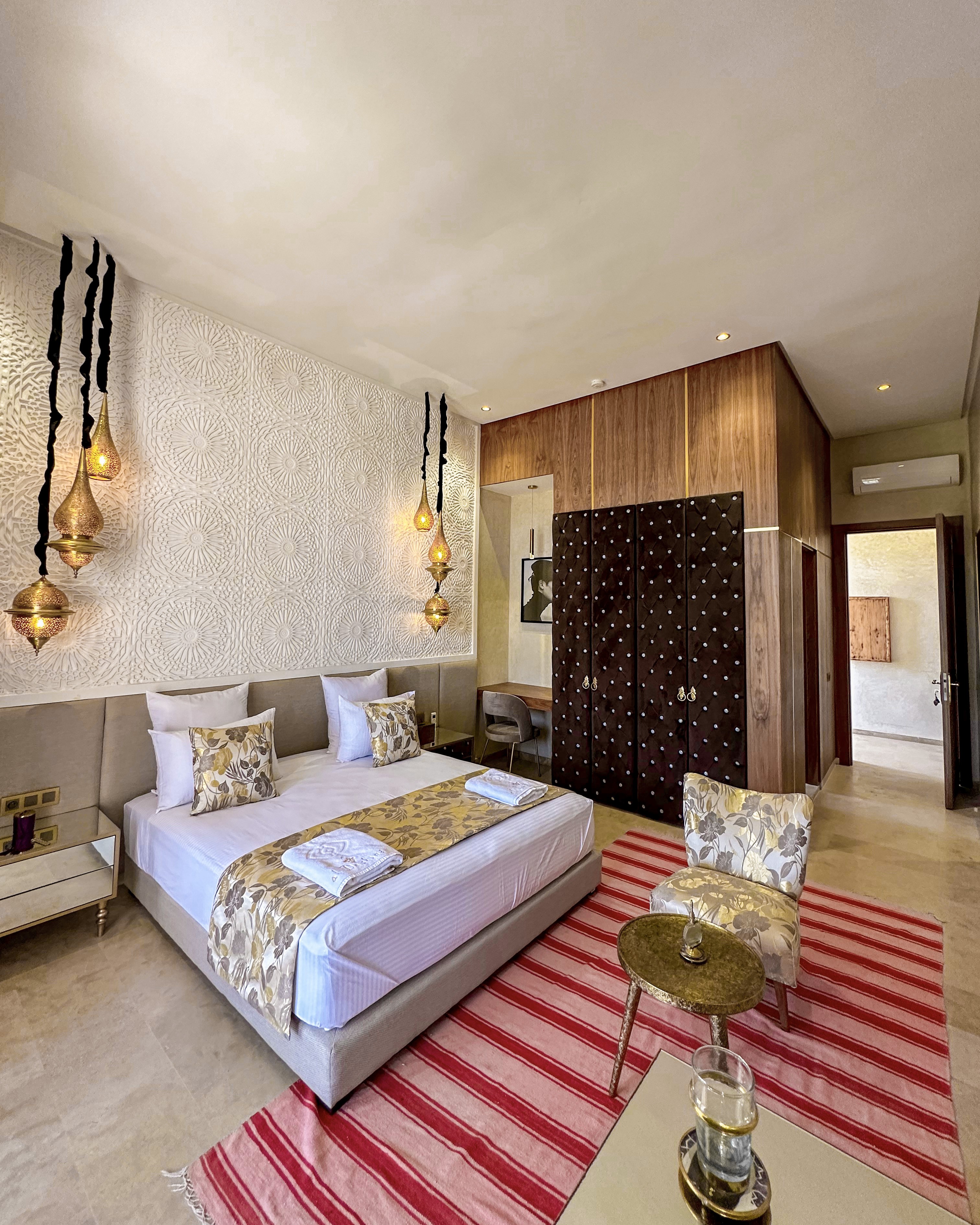 High standing villa, Road to Fes