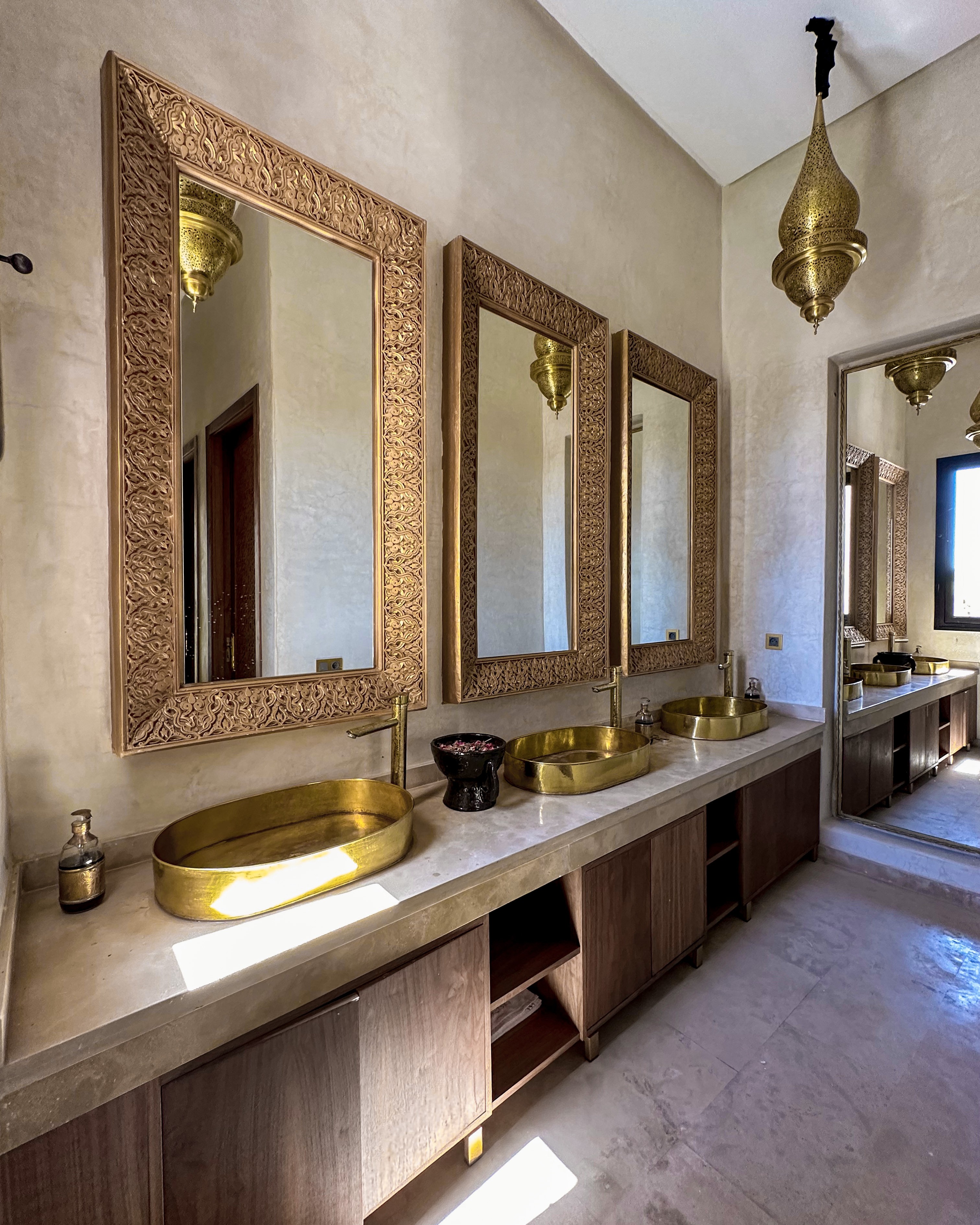 High standing villa, Road to Fes