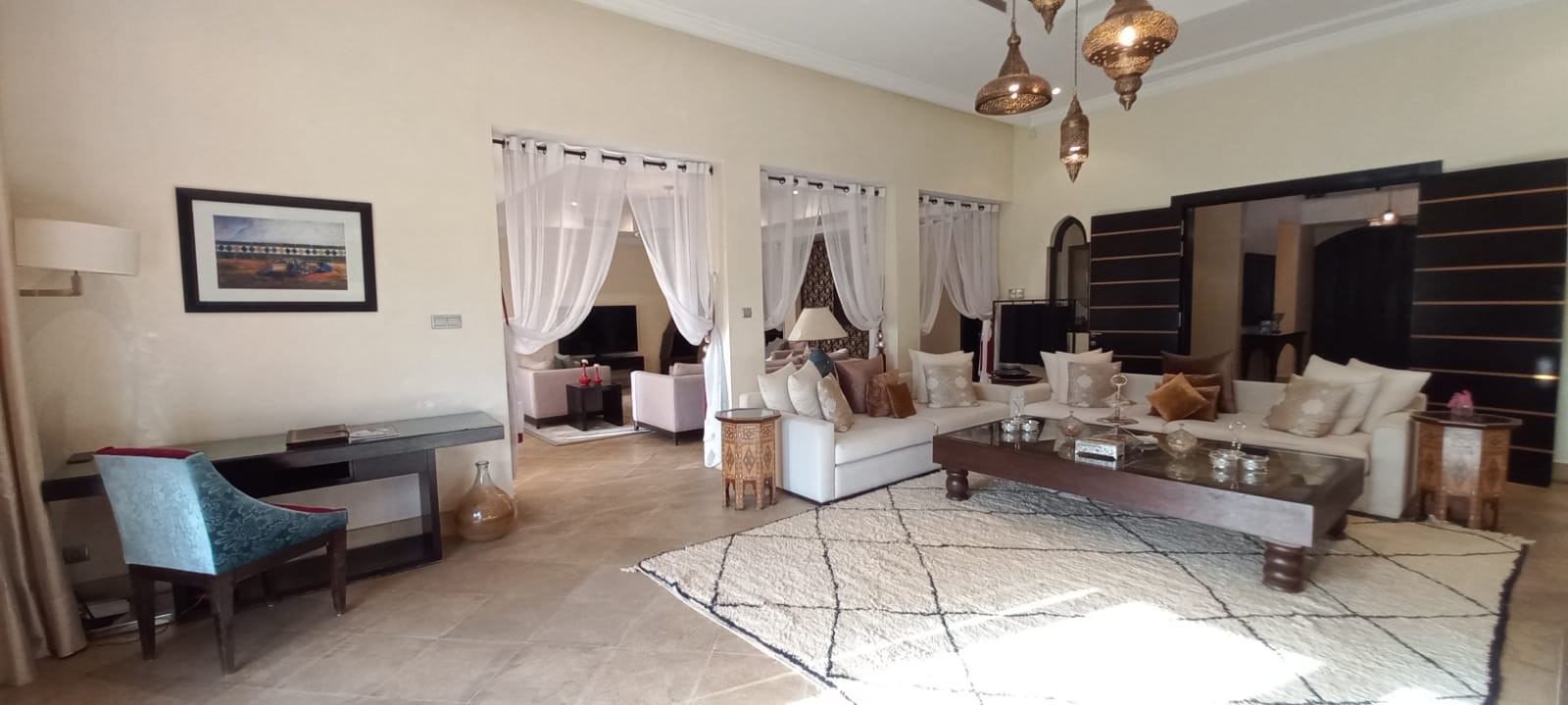 Villa, Hivernage area