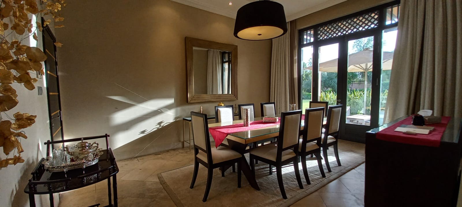 Villa, Hivernage area