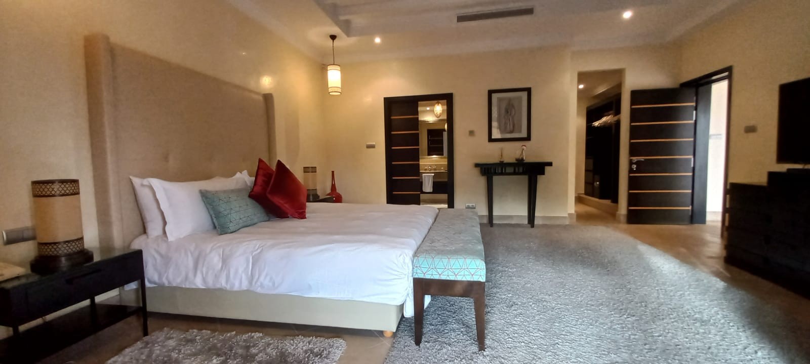 Villa, Hivernage area