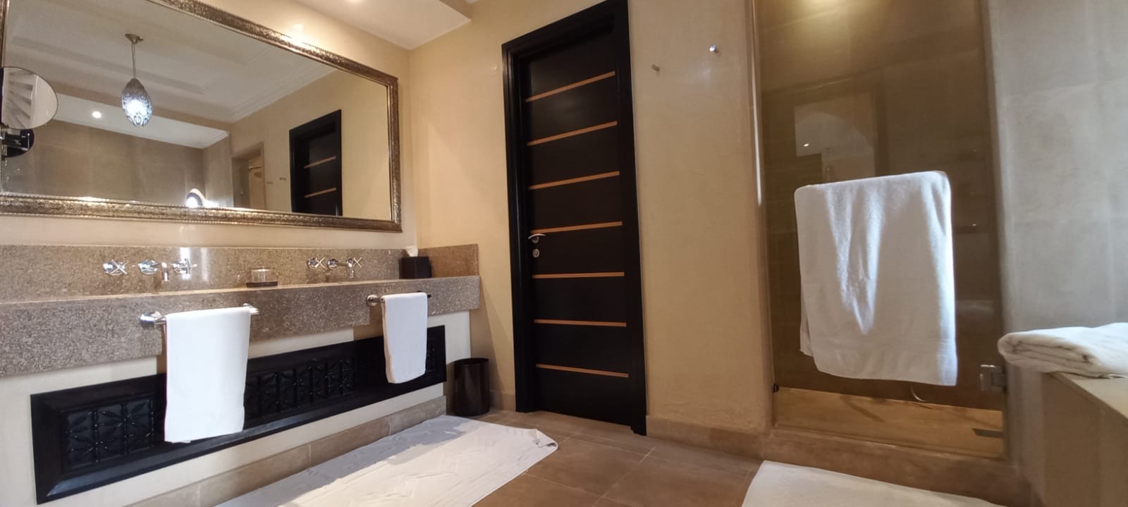 Villa, Hivernage area