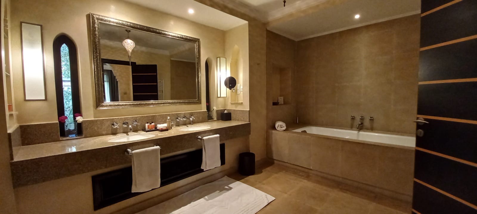 Villa, Hivernage area