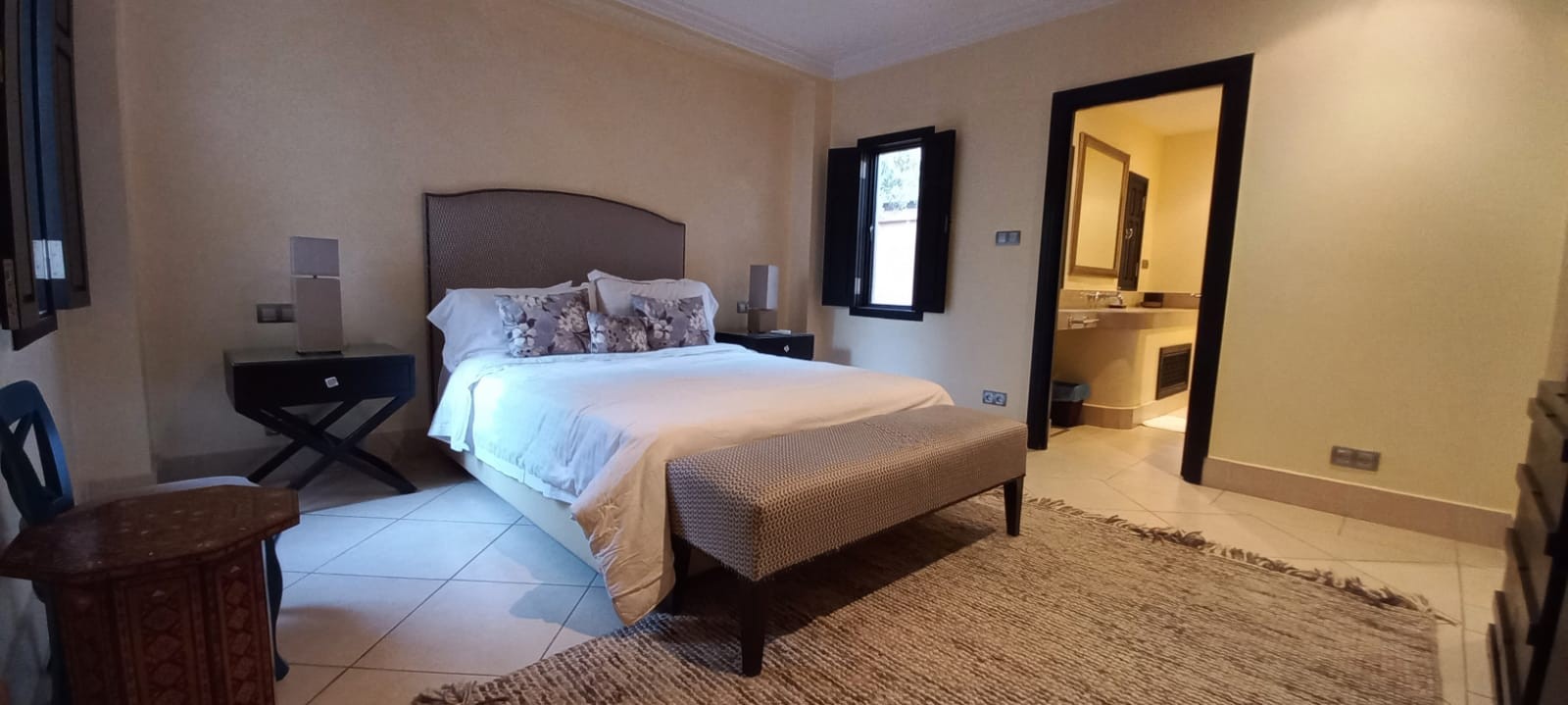 Villa, Hivernage area