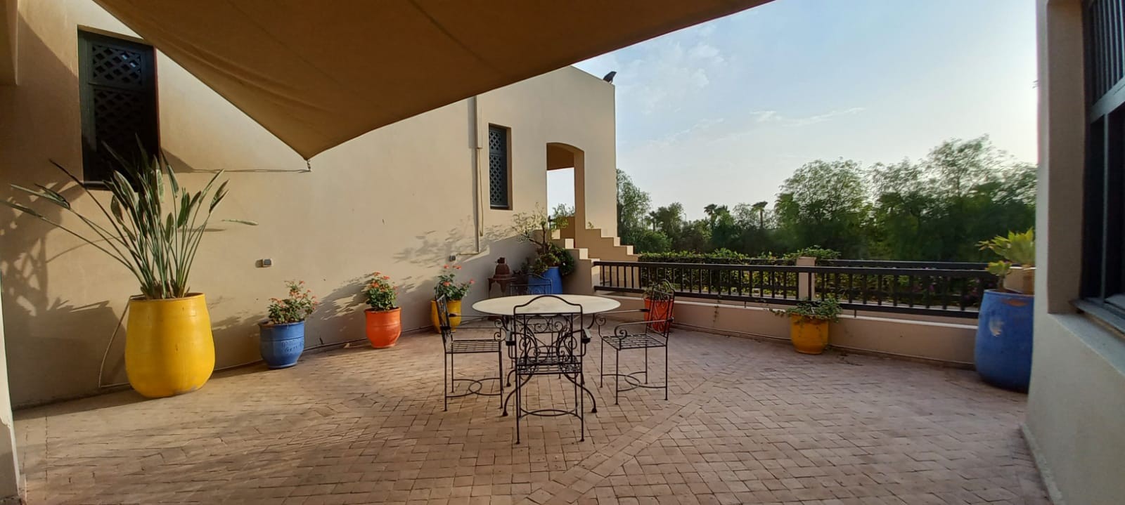 Villa, Hivernage area