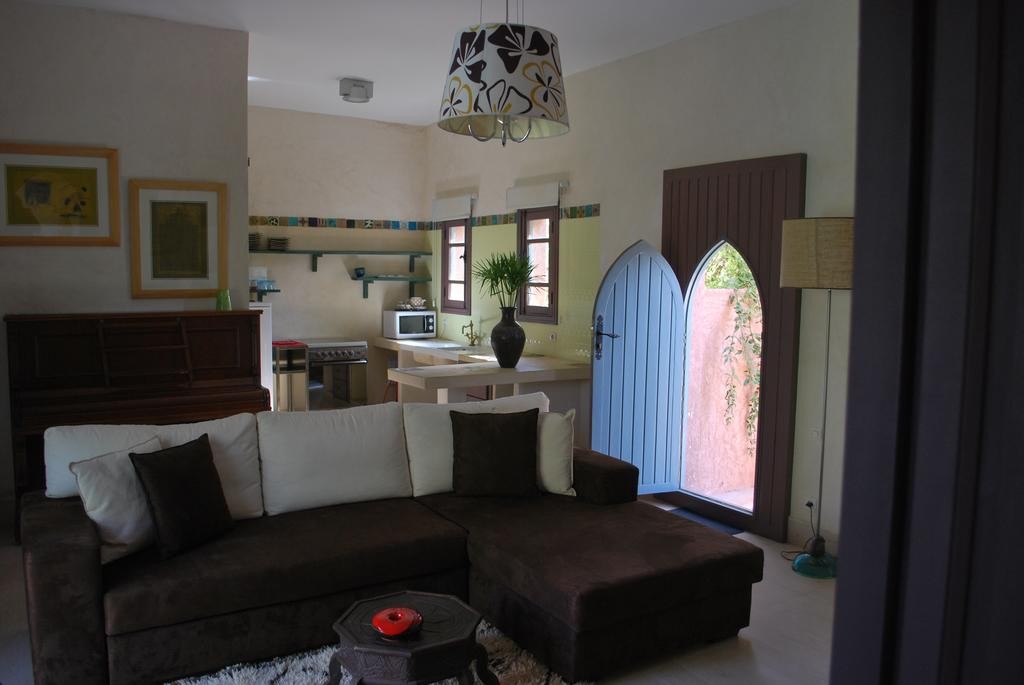 Villa, Targa area