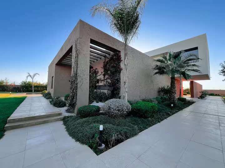 Villa, Route de Fès